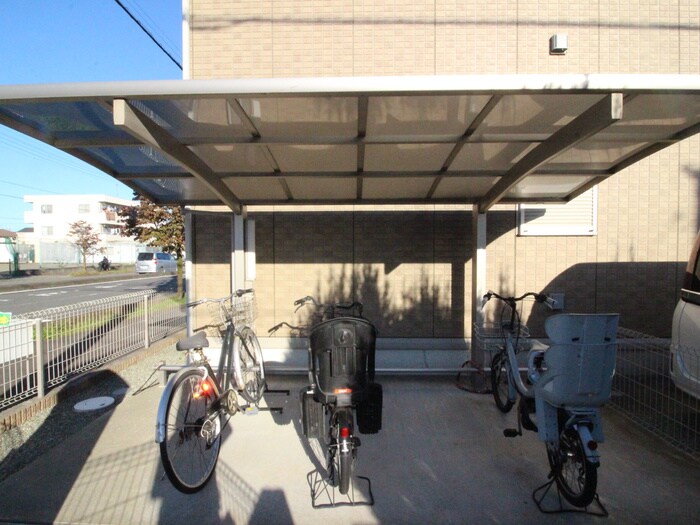 物件外観写真5　(駐輪場)