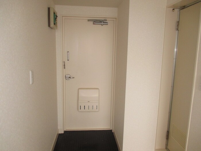 物件内観写真15　(玄関)