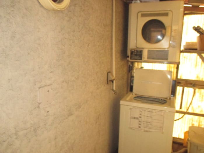 物件内観写真16　(洗濯機置場)