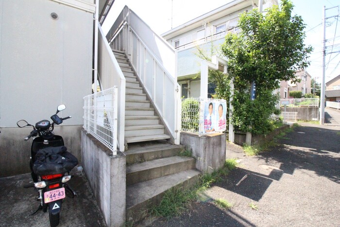 物件外観写真4　(エントランス部分)