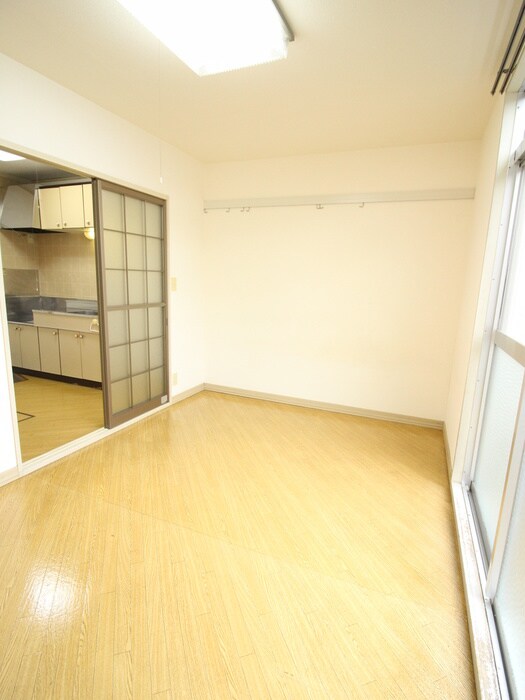 物件内観写真10　(居室)