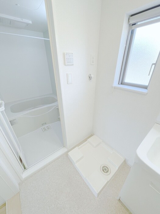 物件内観写真15　(洗濯機置場)