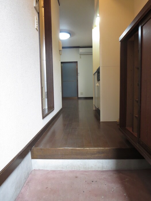 物件内観写真7　(玄関)