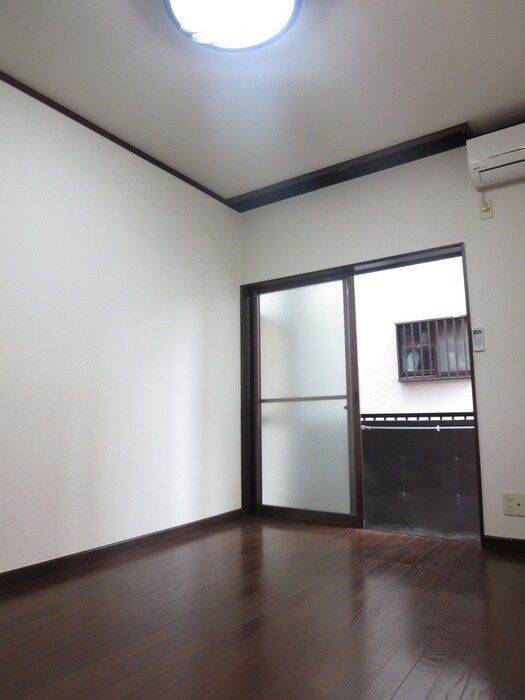 物件内観写真8　(居室)