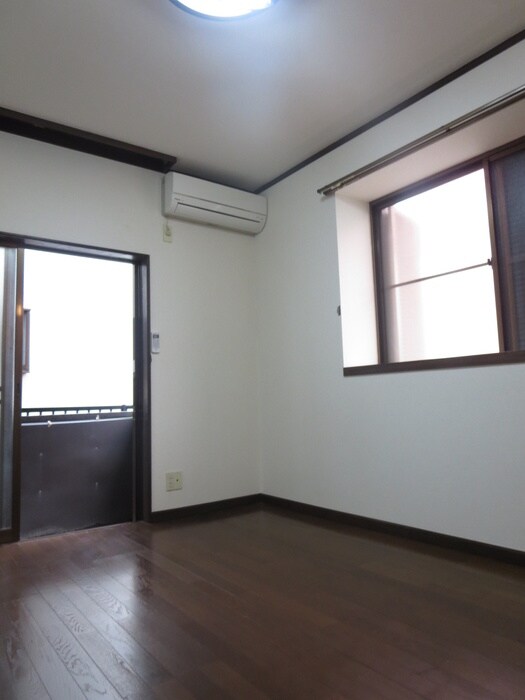 物件内観写真10　(居室)