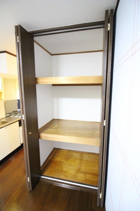 物件内観写真11　(収納)