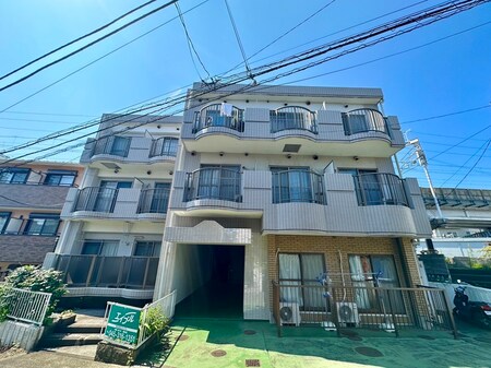 ファーストハイツ横浜外観写真