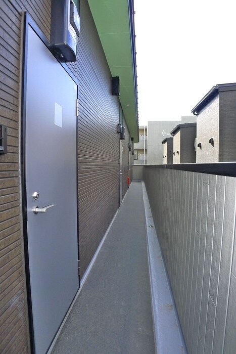 物件外観写真4　(エントランス部分)