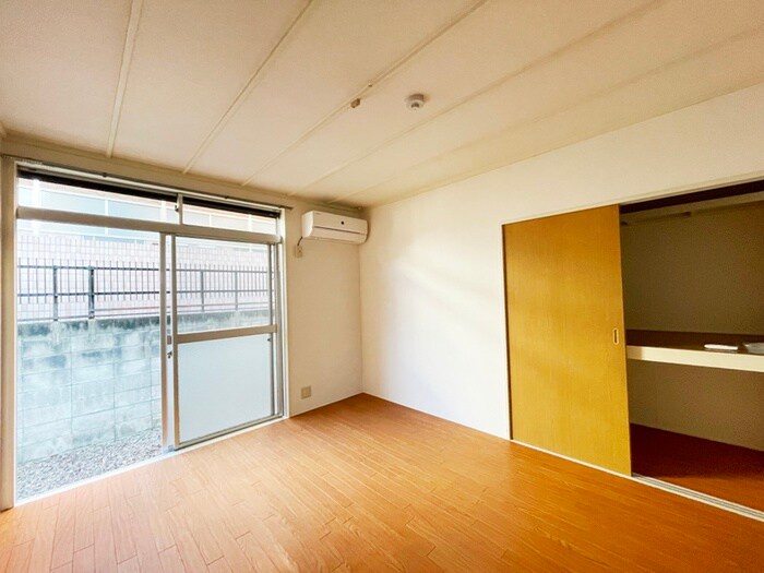 物件内観写真8　(居室)