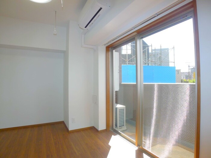 物件内観写真8　(室内からの展望)