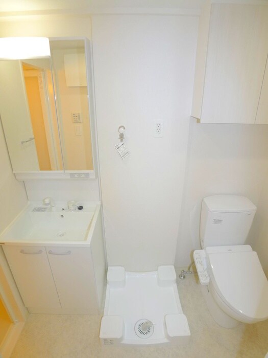 物件内観写真15　(洗濯機置場)