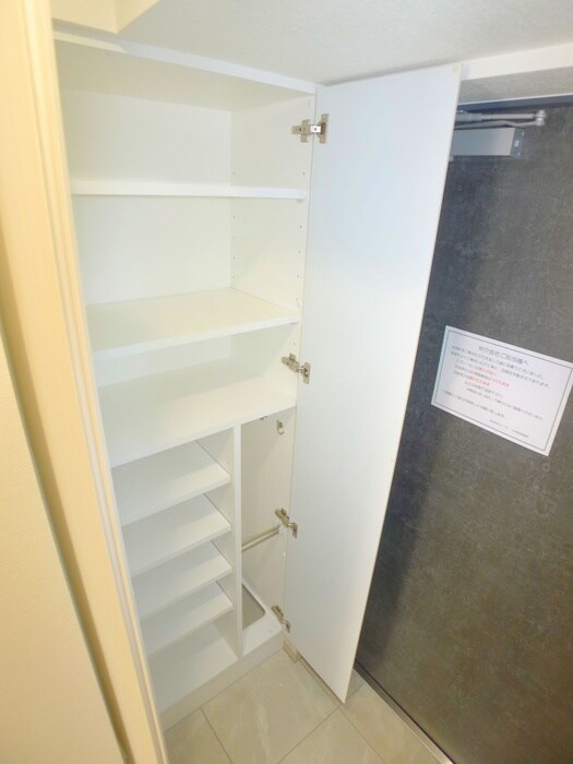 物件内観写真17　(靴箱)