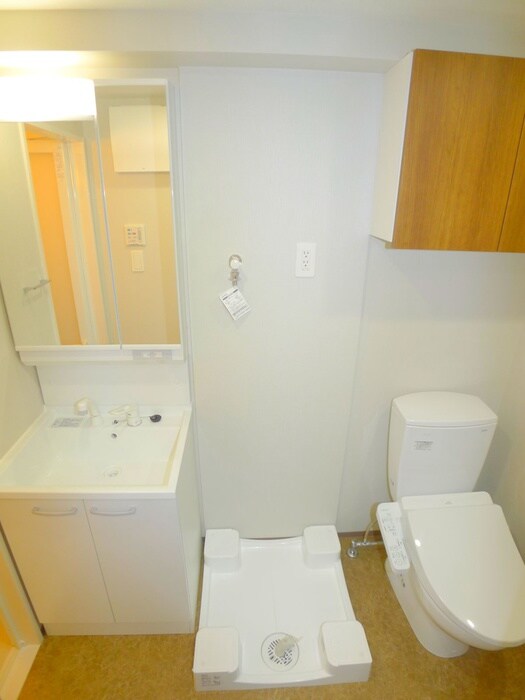 物件内観写真18　(洗濯機置場)