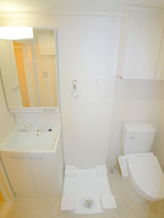 物件内観写真18　(洗濯機置場)