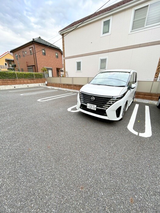 物件外観写真5　(駐車場)