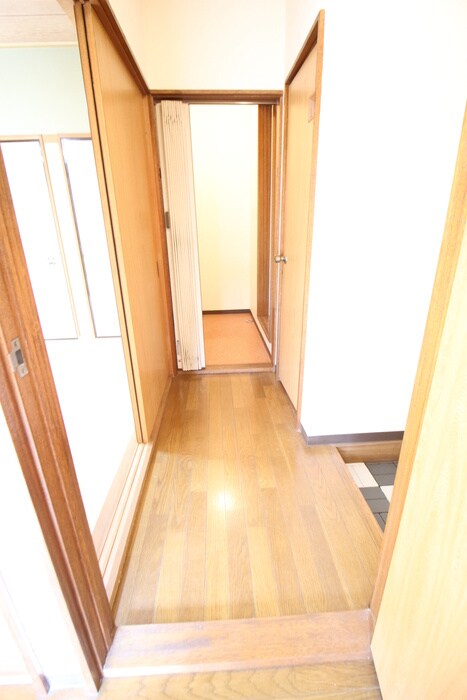 物件内観写真16　(廊下)