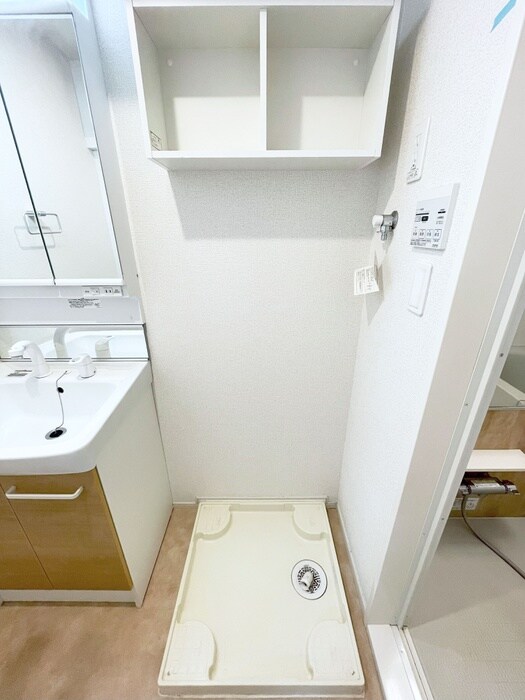 物件内観写真15　(洗濯機置場)