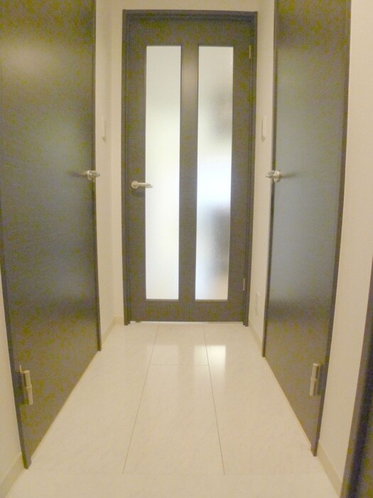 物件内観写真7　(玄関)