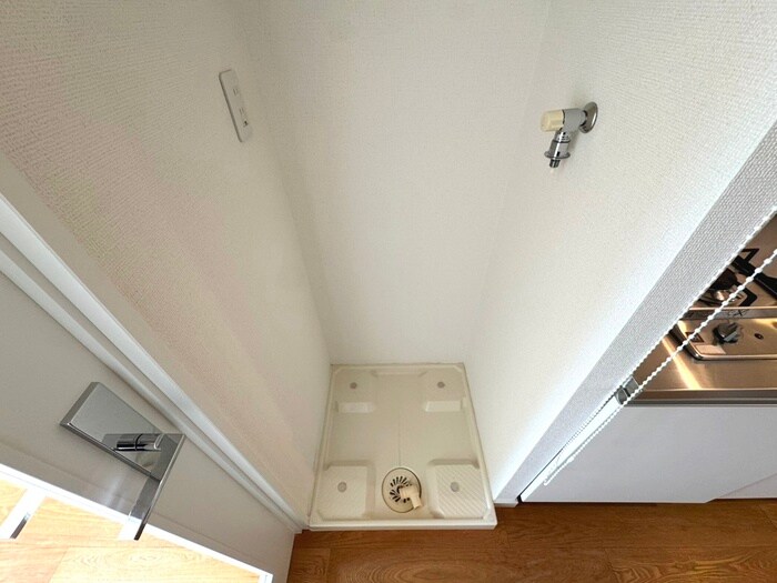 物件内観写真15　(洗濯機置場)