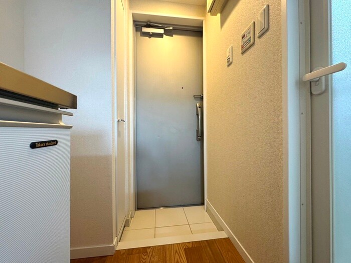 物件内観写真17　(玄関)