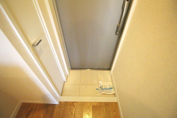 物件内観写真18　(玄関)
