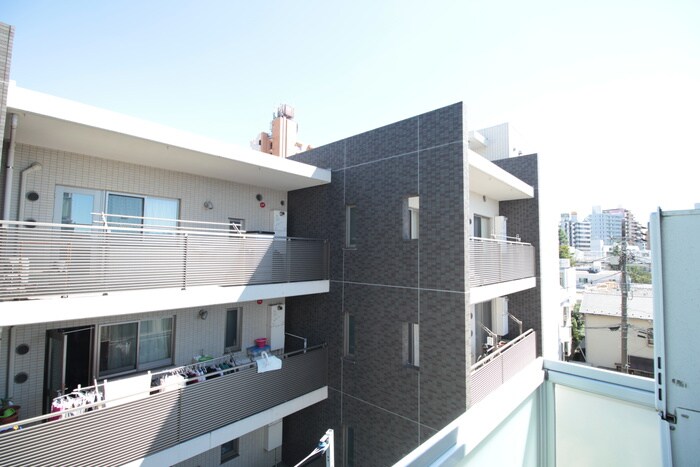 物件内観写真22　(室内からの展望)