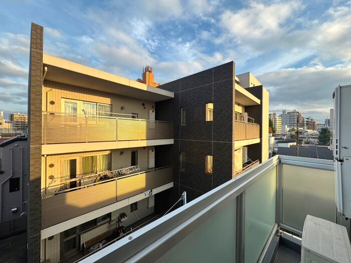 物件内観写真22　(室内からの展望)