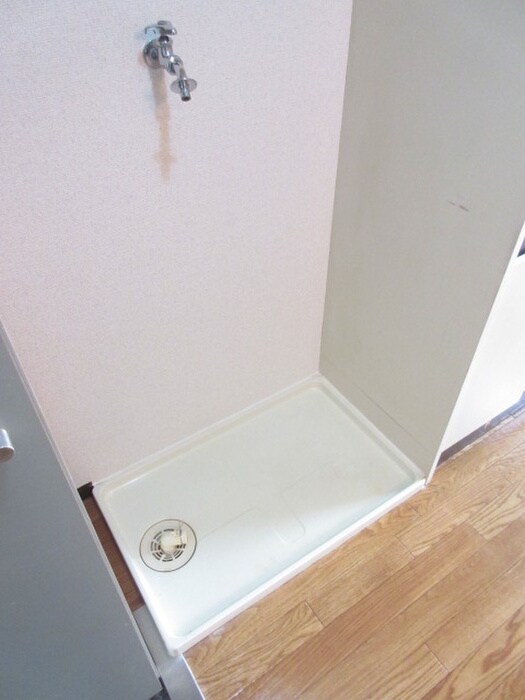 物件内観写真14　(洗濯機置場)