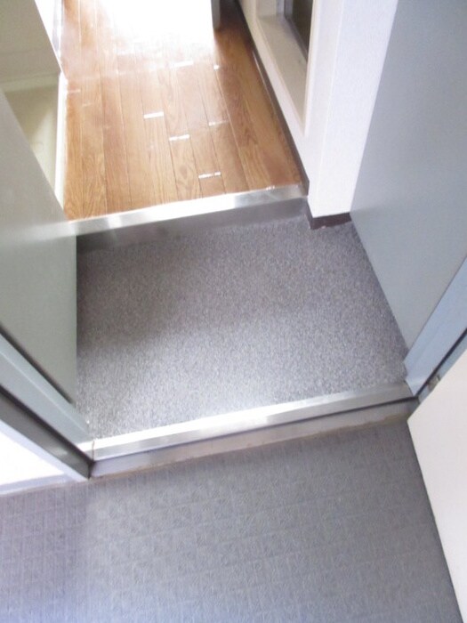 物件内観写真15　(玄関)