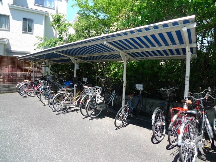 物件外観写真5　(駐輪場)