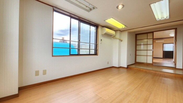 物件内観写真4　(居室)