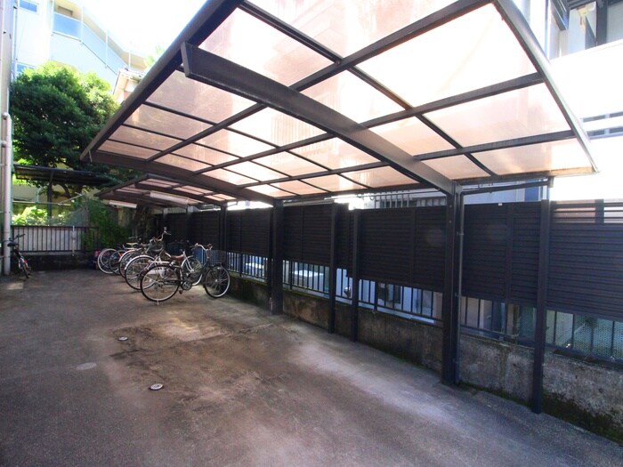 物件外観写真3　(駐輪場)