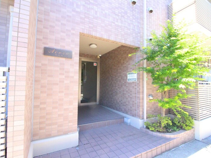 物件外観写真5　(エントランス部分)