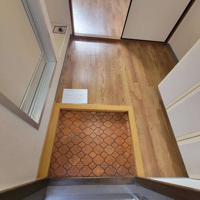 物件内観写真18　(玄関)