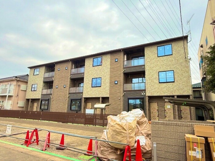 物件外観写真1　(建築中)