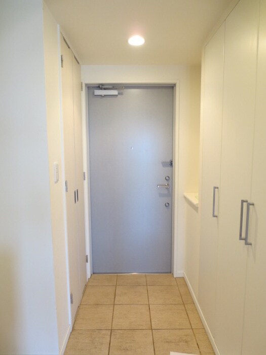 物件内観写真7　(玄関)