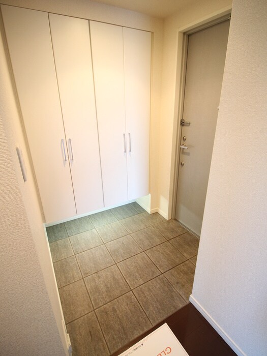 物件内観写真7　(玄関)