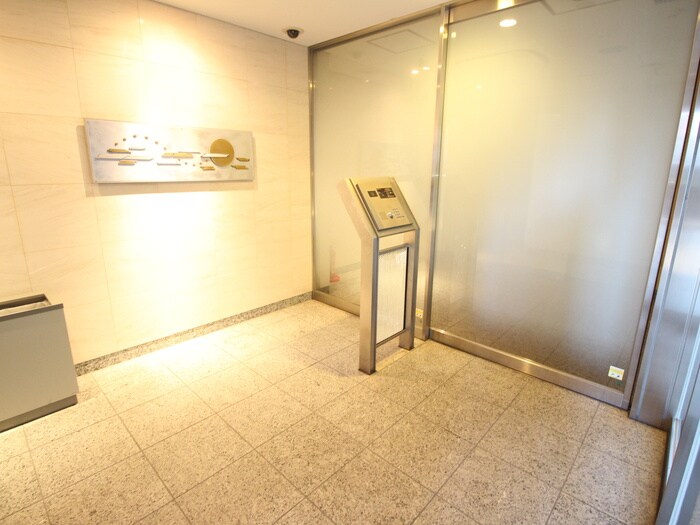 物件外観写真4　(エントランス部分)