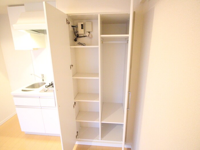 物件内観写真13　(収納)