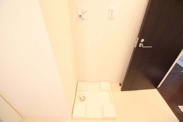 物件内観写真14　(洗濯機置場)