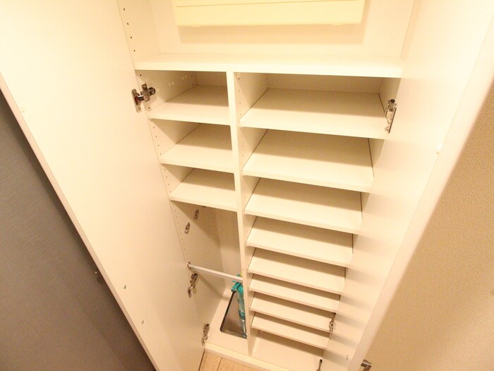 物件内観写真14　(靴箱)