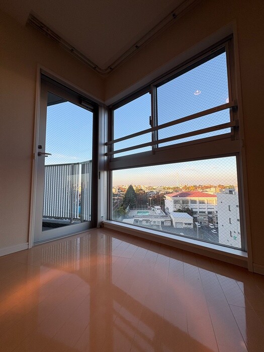 物件内観写真15　(室内からの展望)