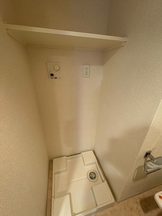 物件内観写真18　(洗濯機置場)