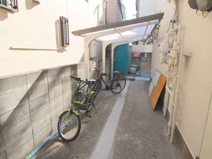 物件外観写真5　(駐輪場)