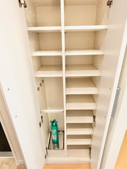 物件内観写真18　(靴箱)