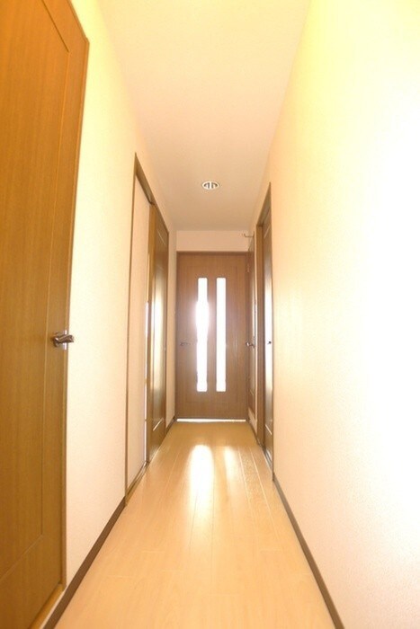 物件内観写真7　(玄関)