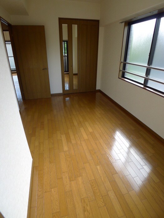 物件内観写真11　(室内からの展望)