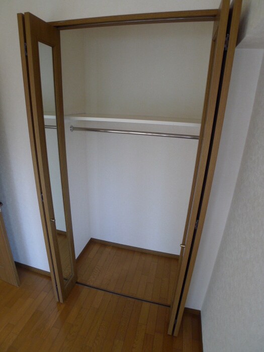 物件内観写真12　(収納)