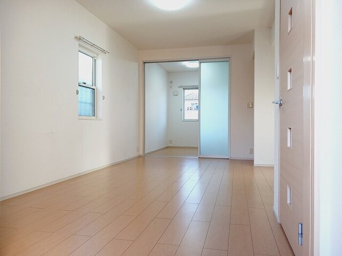 物件内観写真11　(室内からの展望)