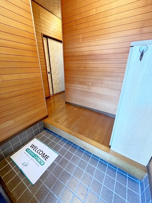 物件内観写真15　(玄関)